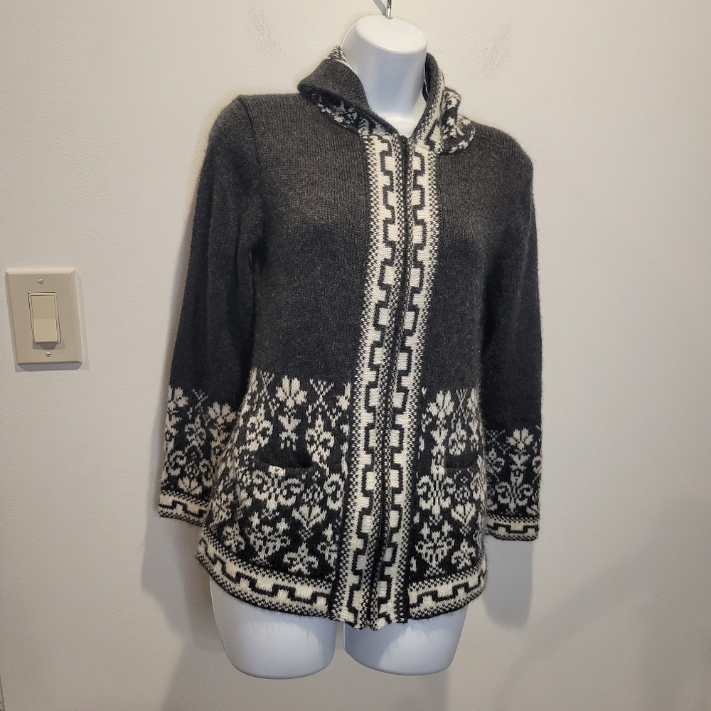 Signature Imports Size M 100% Alpaca Grey/white Fair Isle Print Cardigan